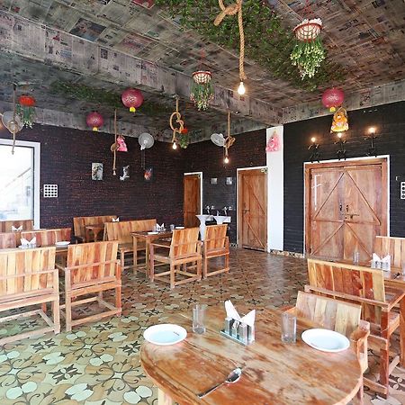Oyo 10104 Radhika Resort Kota  Εξωτερικό φωτογραφία